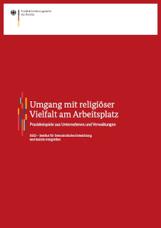 Cover "Diskriminierung im Schulalltag - Ansprechpartner_innen und weiterführende Informationen"
